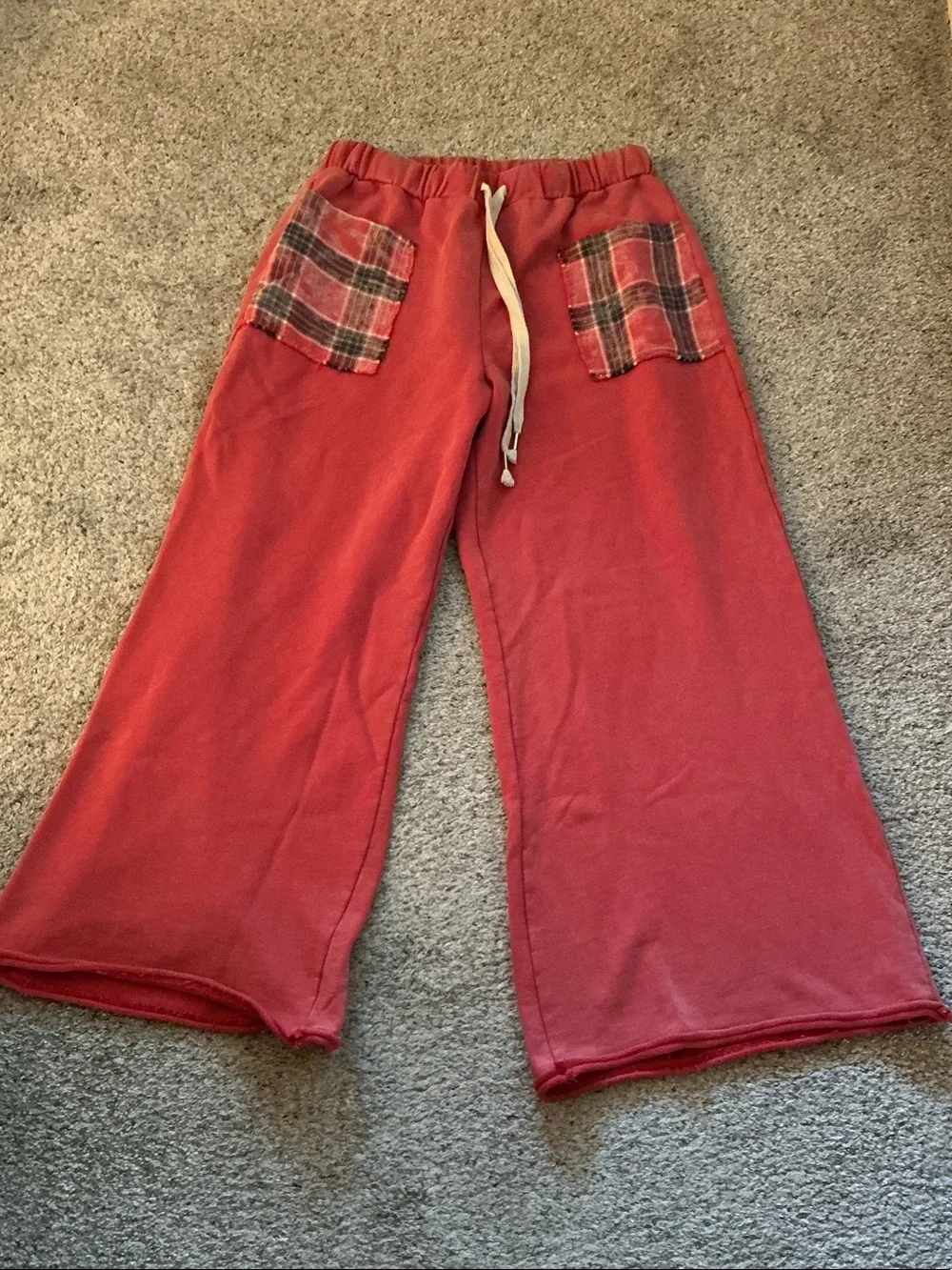 POL Wide-Leg Red Lounge Pants with Plaid Pockets - Picture 2 of 10